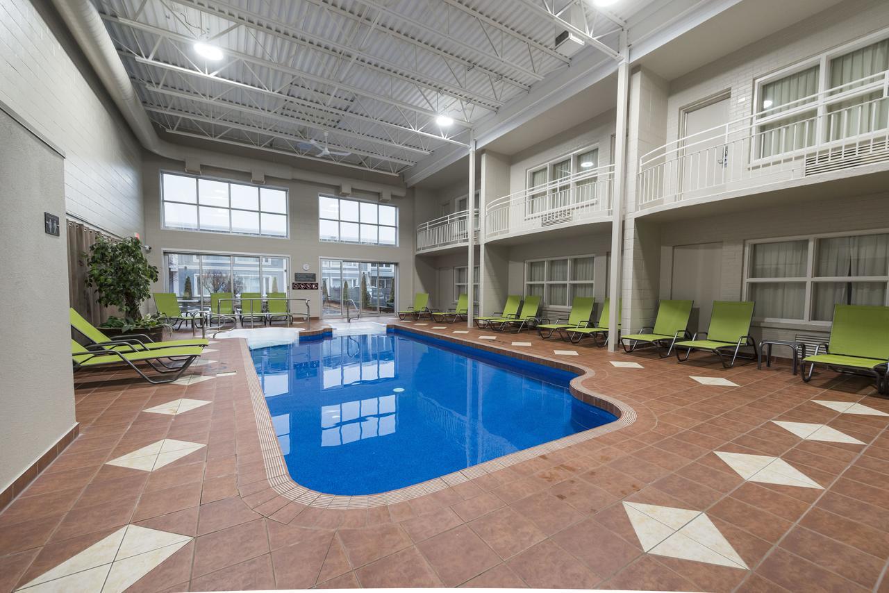 Hotel & Suites Le Dauphin Drummondville Exterior foto